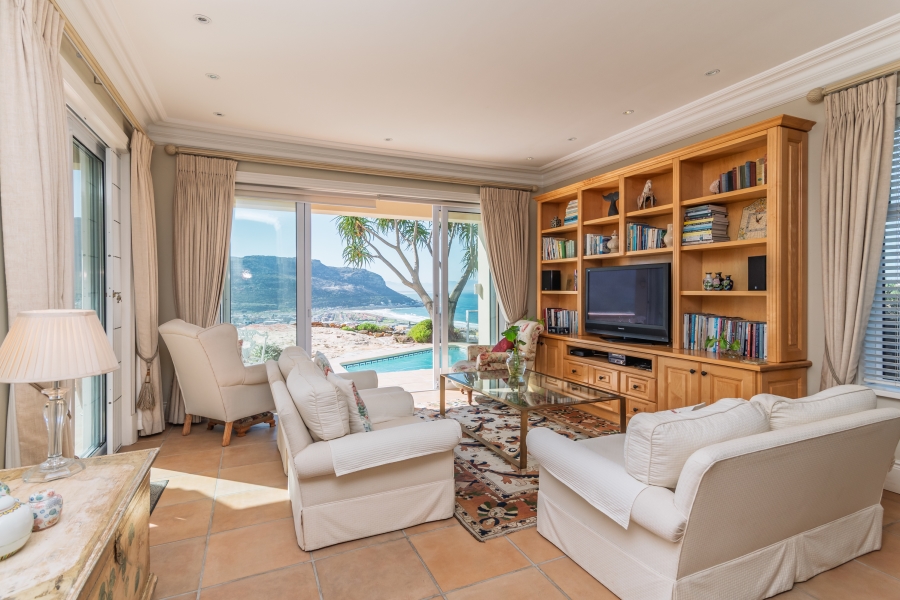 To Let 4 Bedroom Property for Rent in Fish Hoek Western Cape